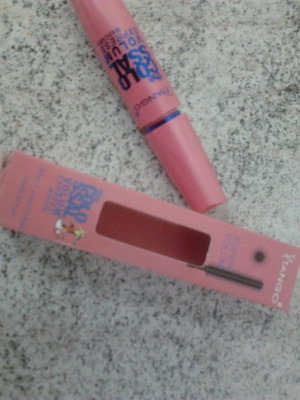 great mascara to get a extra volume.P-E-R-F-E-C-T!And not so expensive ;)