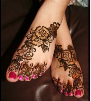 Henna on feet <3