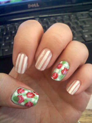 I have a soft spot for my country wallpaper nails. 
