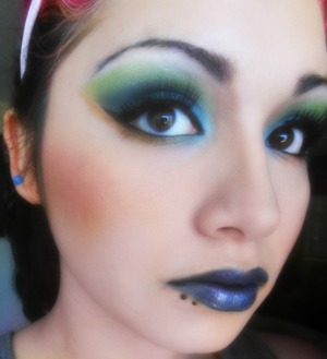 for my lips i used the nyx pencil "saphire" =) 