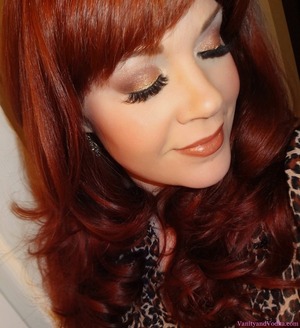 Wearable shimmery Gold/Bronze look.
For more info, please visit: http://www.vanityandvodka.com/2012/12/gold-dust.html
xoxo!
Colleen