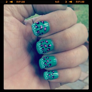 made by me.  Mariara , im proud of it. 
green color
shine base
stickers animal print