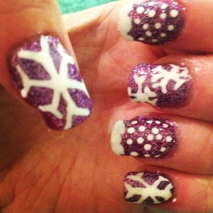 Lilac glitters and snowflakes