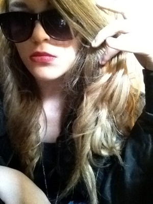 Revlon wand on hair
Rue 21 sunglasses