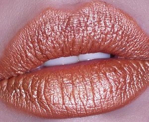 Applied Illamasqua Incite Pigment underneath Illamasqua Perilous Lipstick (Wayne Goss method!)