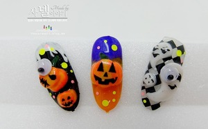 How do you do your nail art for Halloween? 
I made DIY Halloween nail art with Korean pumpkins :D Let's see them at http://saranail.blogspot.kr/2013/10/pumpkin-nail-art-for-halloween-korean.html 