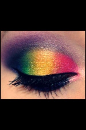 Rainbow eyeshadow<3