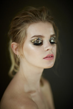 A/W Beauty with Topshop Makeup - Spindle Magazine

Photography : Clara Copley
Makeup : Tabby Casto
Hair: Roger Cho
Model : Dylana @ Profile
