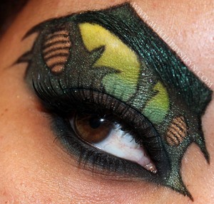 Inspired by the Top Cow Comics character, The Darkness.

More pics and products used: http://makeupbysiryn.com/2012/08/01/the-darkness-inspired-eotd/