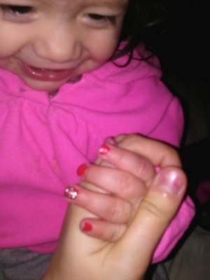 added an accent color to her ring finger (: