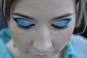 luv to do this make up! it can be done in different colours, it depends on ur mood and ur look:)