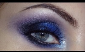 Saultry blue smokey eyes makeup