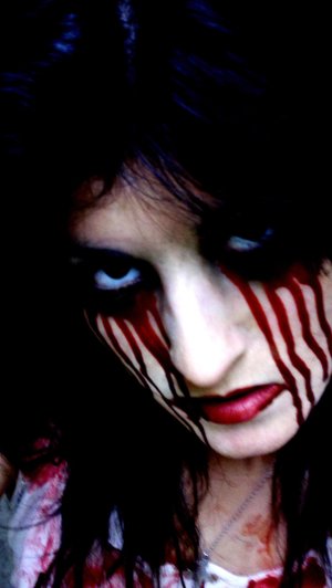 Halloween Desire
Pale white foundation
Dark eye effect
Fake blood
