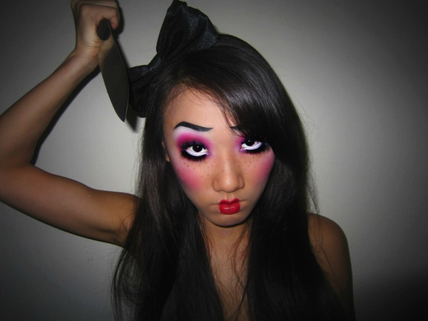 creepy japanese doll