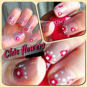 Chic flower nailart. Super easy to just. Just need nailpolishes and a dotting tool!
