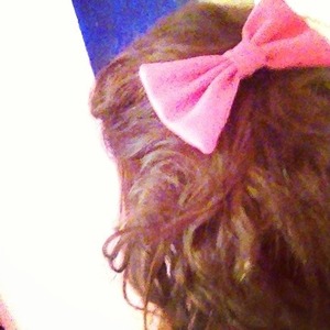 Pink American apparel bow, thought it was pretty! 