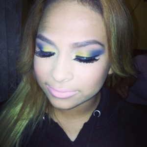 Sunset cut crease look in yellow and blue made it by me @makeupbytwin 