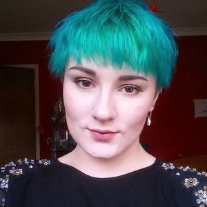What do you think of my green hair then? 
I dyed it and got it cut again. 
But im going to re do it and add more blue/dark green at the back :) 
