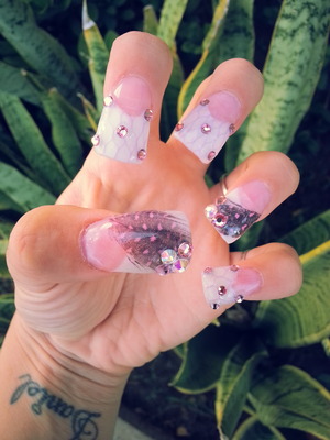 french tip with net and feathers and pink Swarovski Crystal