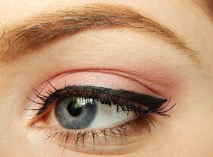 check out the tutorial at http://www.sparkle-addiction.com/2013/04/ipsy-heartache-tutorial.html