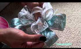 DIY-How to make a decorative bow tutorial! Holiday Decorating!