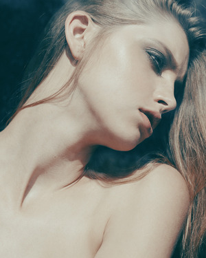 Model:Alyssa
Photographer: Villanueva Stone