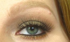 How to Make Green Eyeshadow Wearable