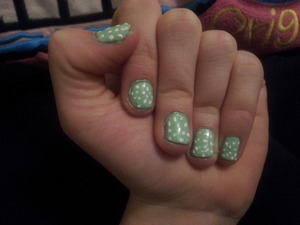 just did some nice spring nails, mint green base with white dots on top! 