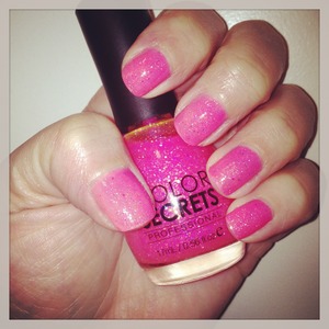 I LOVE this pink sparkly polish! Have you tried Color Secrets?