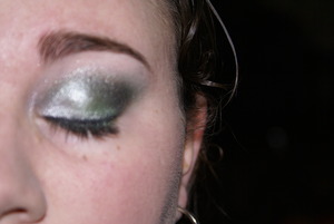 Silver party look with Kryolan.