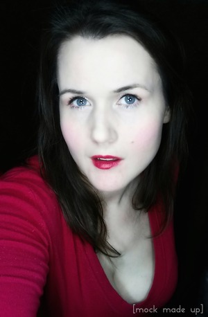 A face of the day, focusing on a cerise lip, flirty blush, neutral eye and a pale smooth finish.

http://mockmadeup.blogspot.com/2013/06/face-of-day-cerise-snow.html