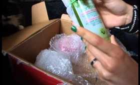 Unpacking - The Body Shop Delivery