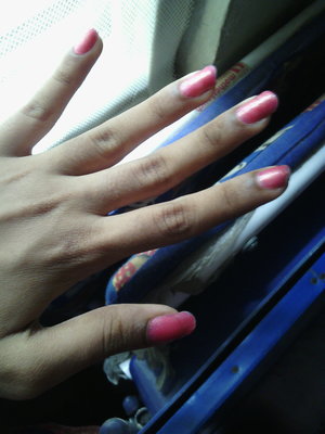 nails
