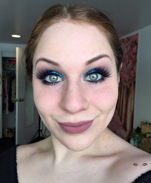 Who knew royal blue and turquoise could look so dashing together?!
http://theyeballqueen.blogspot.com/2017/01/glamorous-glittering-turquoise-vivid.html