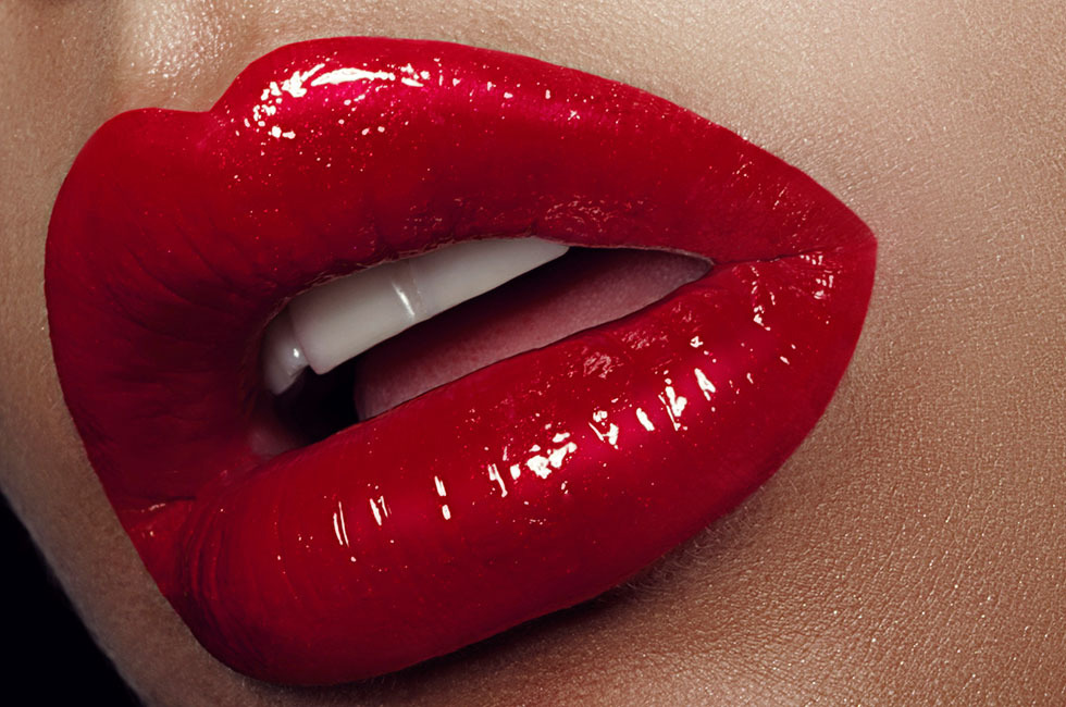 IL MAKIAGE Lip Gloss Fancy Red lip gloss, Lip art, Red lipsticks