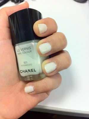 Intermezzo by Chanel (Light Pearly/Shimmer White)