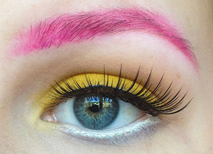 uploading a video for this look now c':
used one of my all time favorite eyeshadows from sugarpill (buttercupcake)