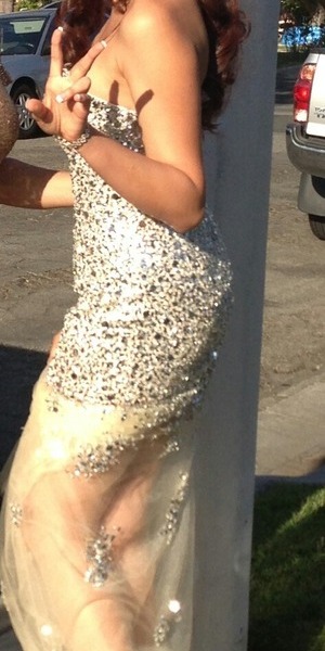 my sister for prom 4/20
stunning!! gorgeous! ;D 