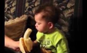 how Carlos eat a banana