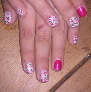 pretty floral nails by me