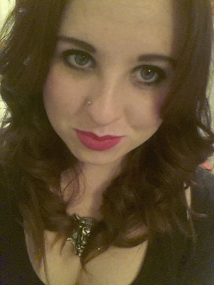 simple look of doing loose curls and a bright lipstick is all you need ! :) 