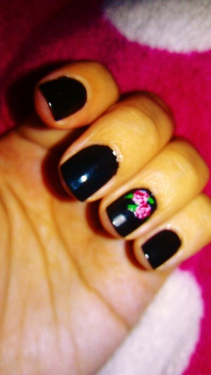 Black shine and mate with roses, pink and red nail polish and green acrylic, for my birthday :) 