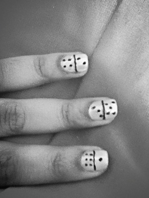 Domino nails