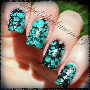  ‪#‎nailartsep‬ :gold and teal. http://www.thepolishedmommy.com/2013/09/turquoise-stone.html