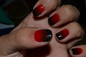 The gradient can be worn on all nails (as shown), or simply as a statement nail.