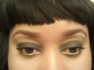 up close forest green smokey