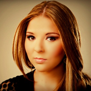 Bianca Ryan, winner of America's Got Talent when she was 11 has grown into a beautiful sweet young lady whom I had the pleasure of working with for her promotional photo shoot. Her features are truly unique as she is part Asian and also a natural red head with freckles. A beautiful, rare combination.