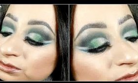 Christmas Makeup look - Green Reverse Cut Crease and ombre reverse eyeliner!