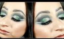Christmas Makeup look - Green Reverse Cut Crease and ombre reverse eyeliner!