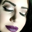 Neutral Eye Purple Lip